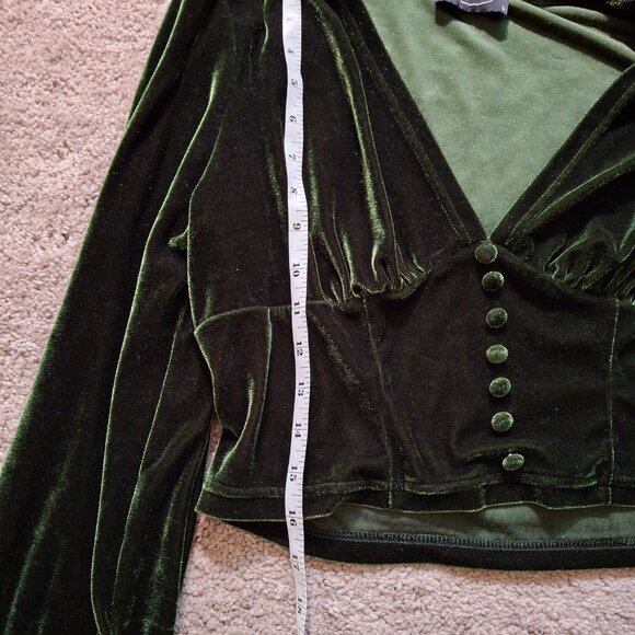 V-neck Velvet Long Sleeve Crop Top - Picture 4 of 4